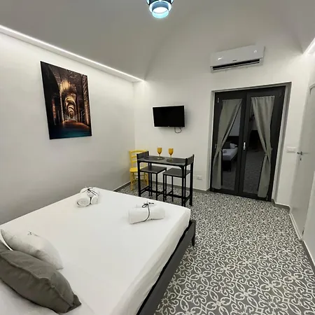 Cisternone Apartament